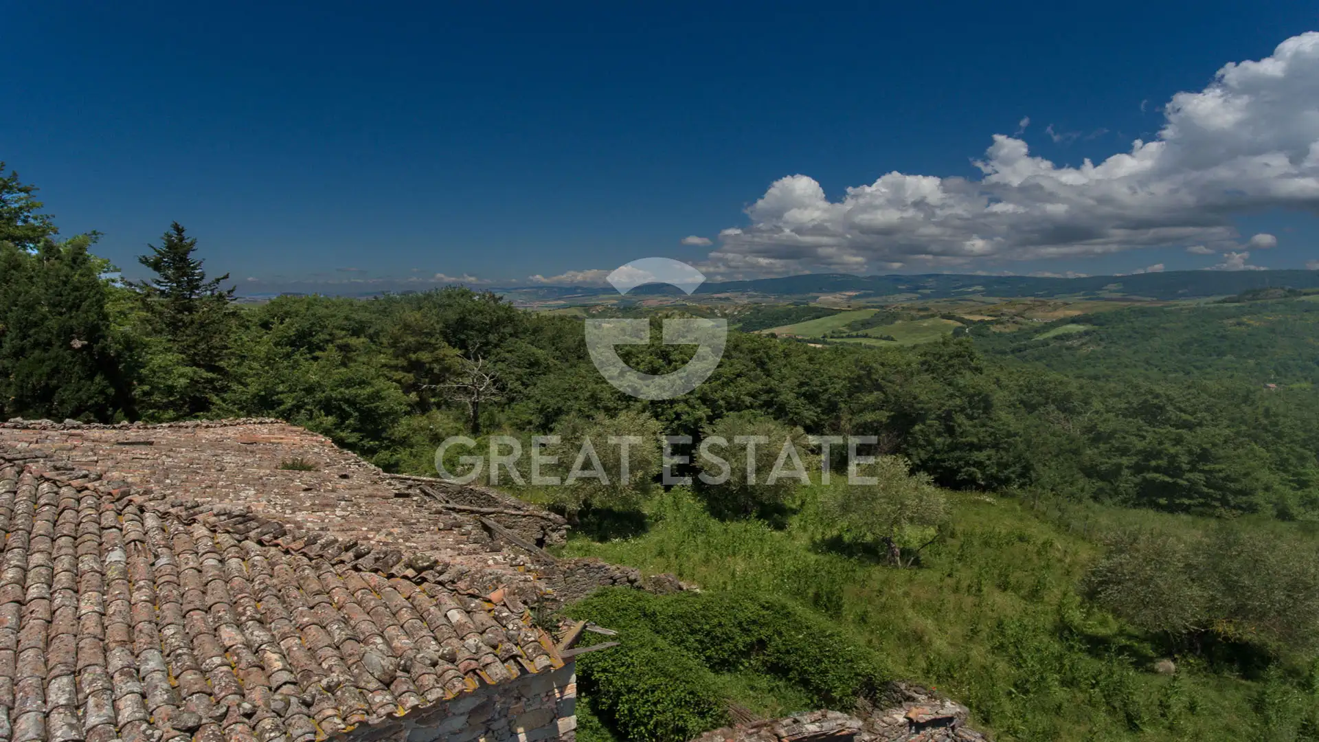 House 500m² in Italy, Siena. Priced at 600000€ rent photo-7