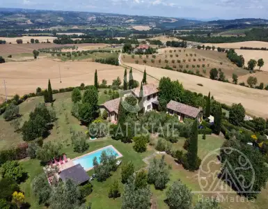 Buy in Italy for 1580000€