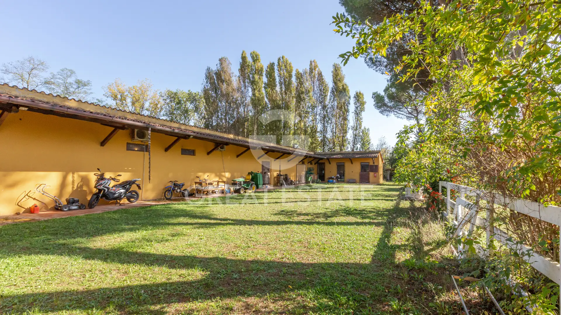 House 1031m² in Italy, Arezzo. Priced at 1800000€ rent photo-14