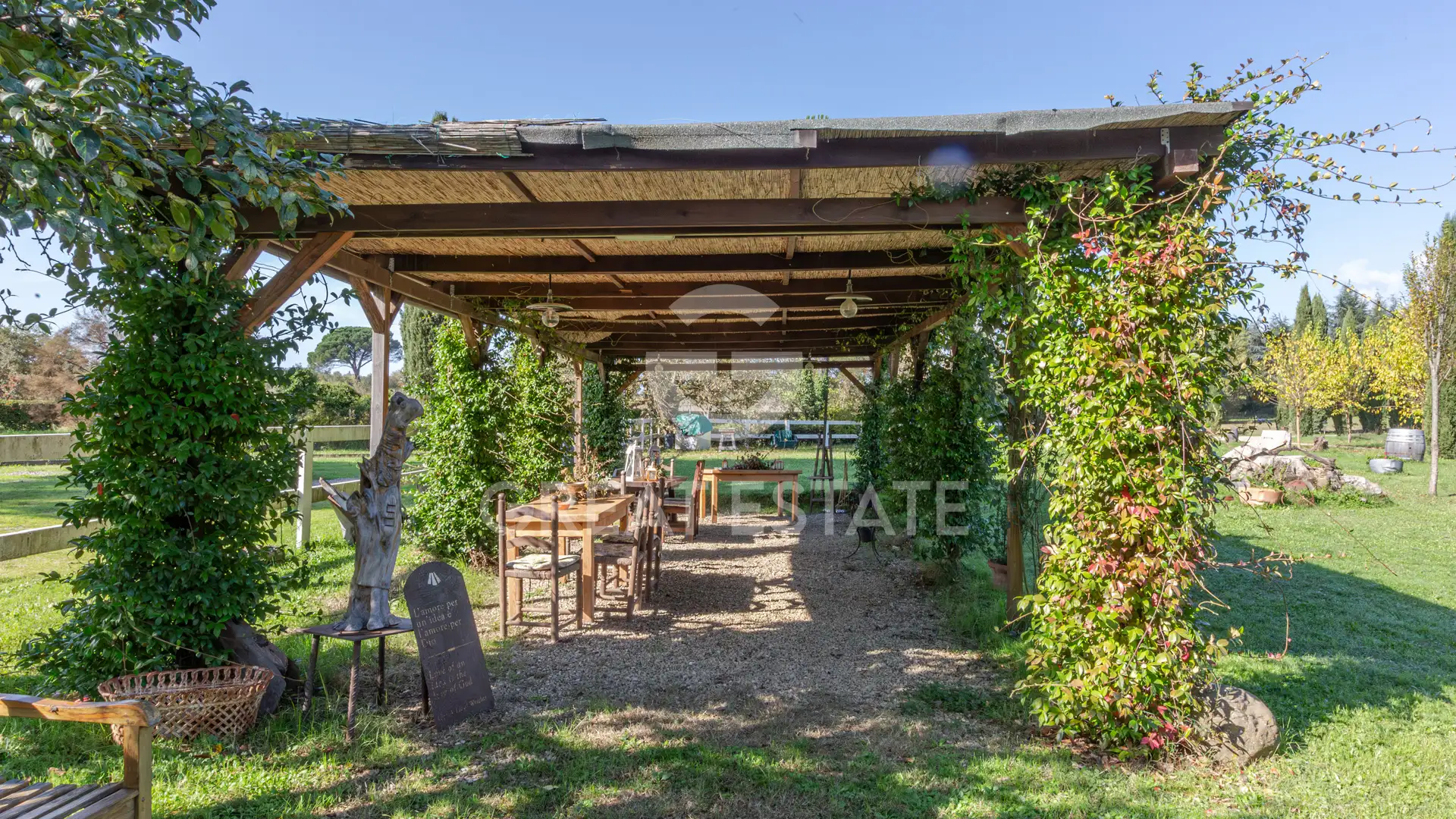 House 1031m² in Italy, Arezzo. Priced at 1800000€ rent photo-15