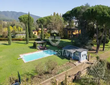 Buy in Italy for 1800000€