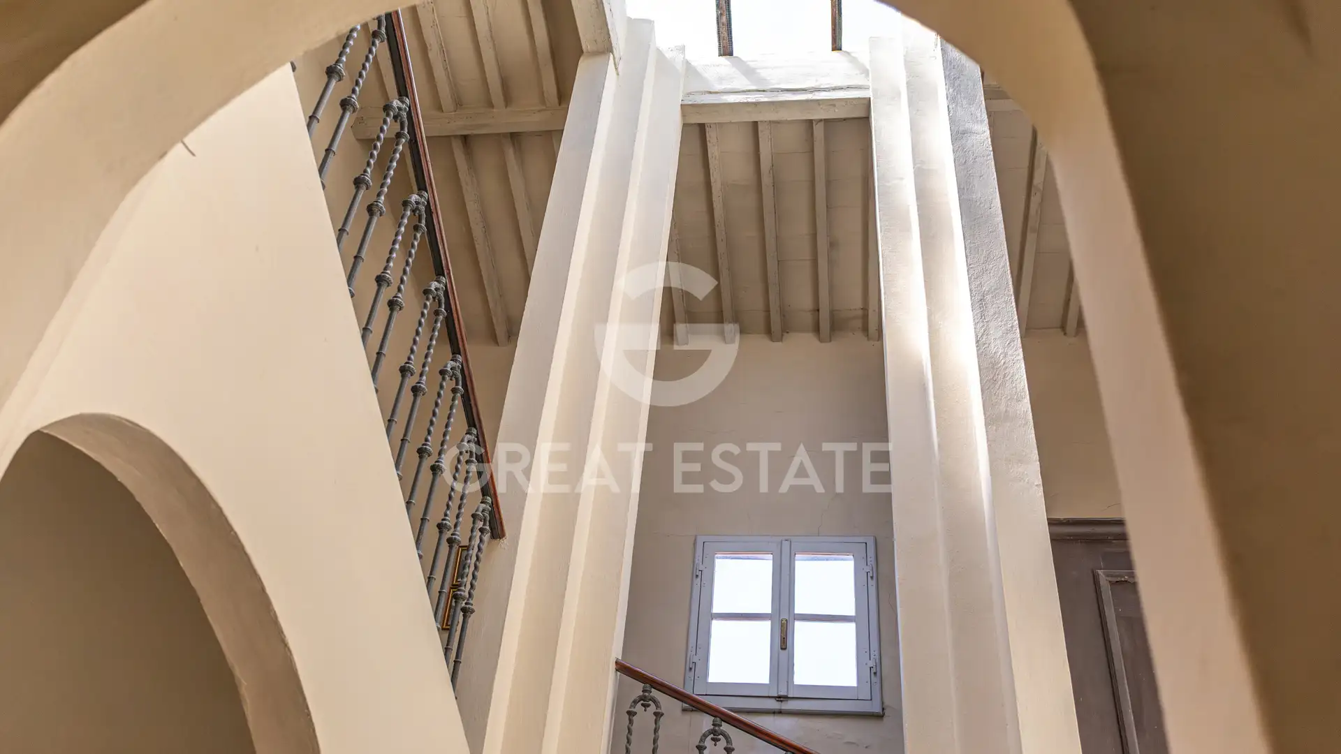 Flat 218m² in Italy, Arezzo. Priced at 1070000€ rent photo-6