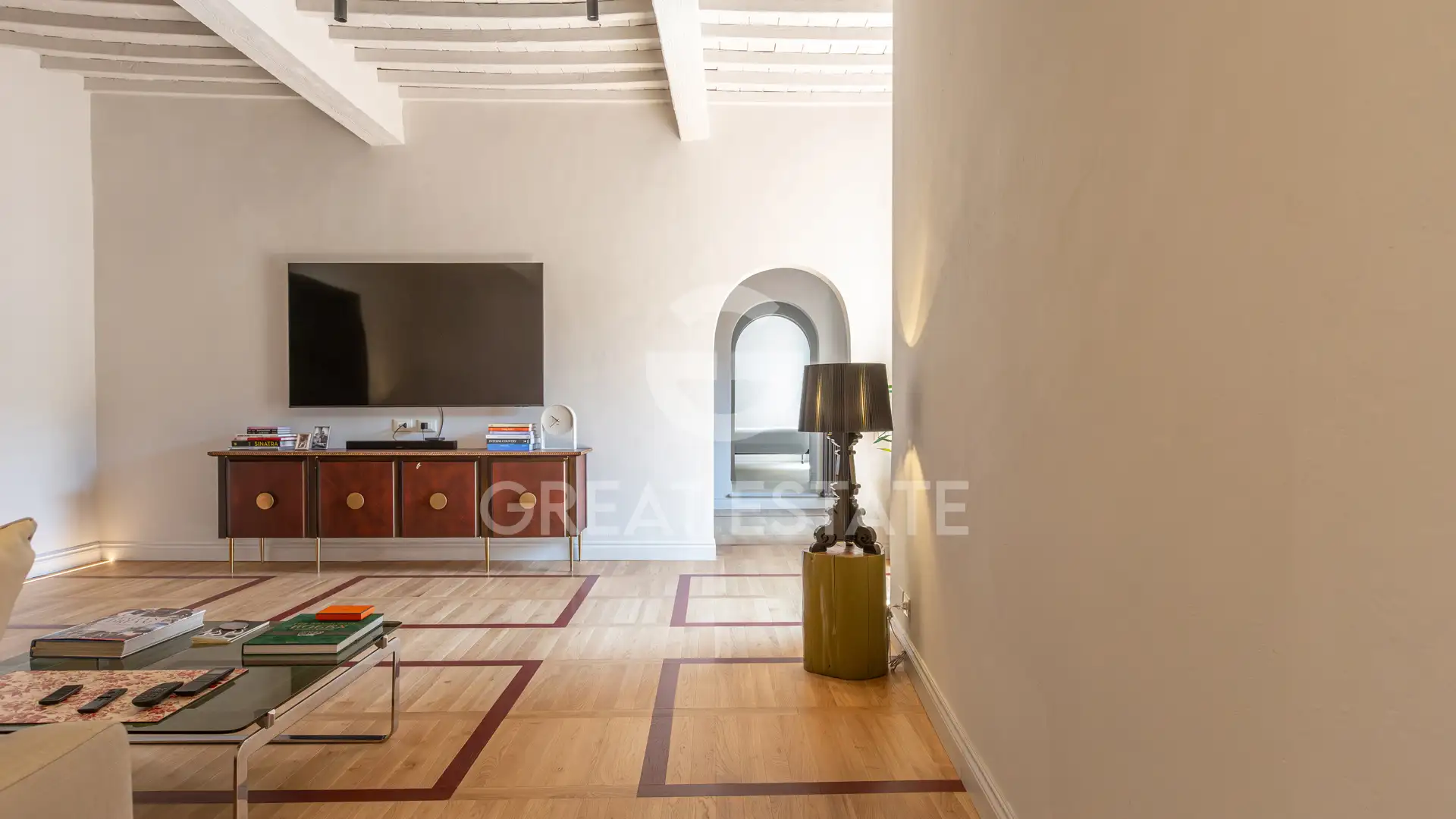 Flat 218m² in Italy, Arezzo. Priced at 1070000€ rent photo-14