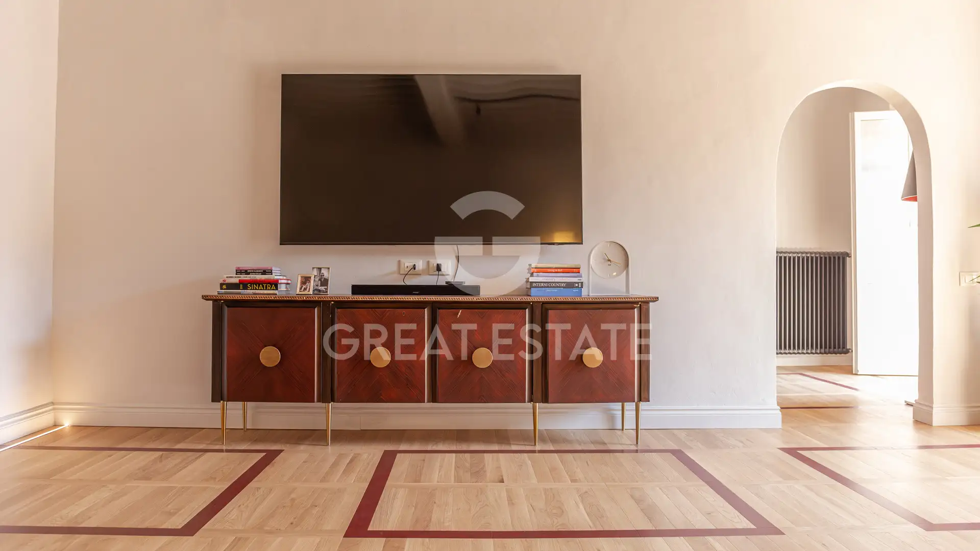 Flat 218m² in Italy, Arezzo. Priced at 1070000€ rent photo-15
