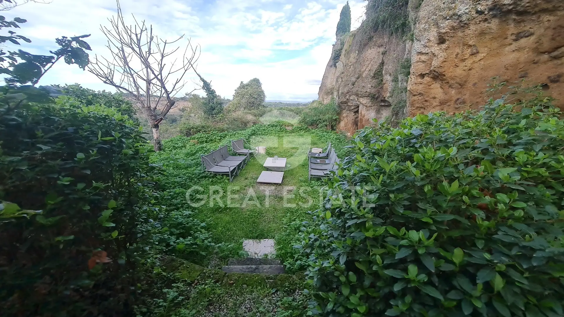 Flat 346m² in Italy, Viterbo. Priced at 720000€ rent photo-15