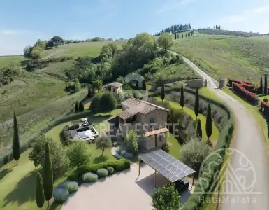 Buy in Italy for 650000€