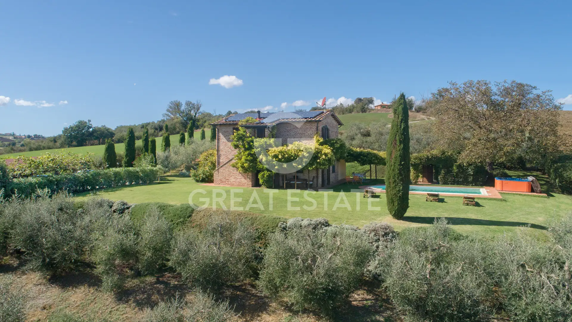 House 140m² in Italy, Perugia. Priced at 550000€ rent photo-2