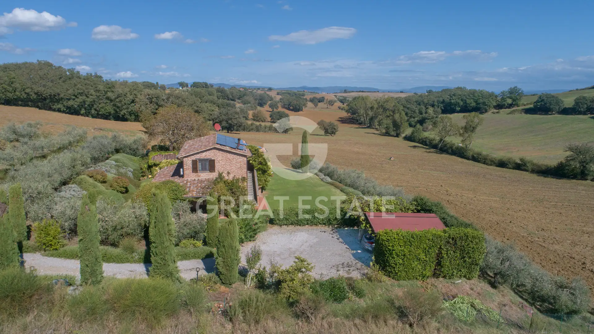 House 140m² in Italy, Perugia. Priced at 550000€ rent photo-3