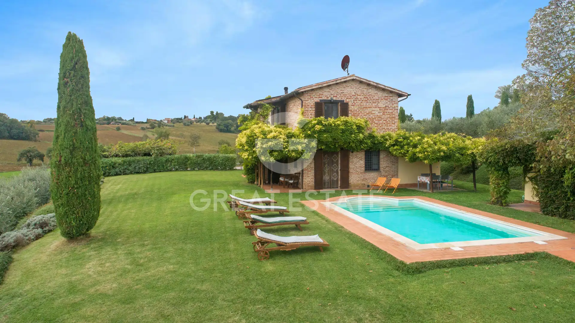 House 140m² in Italy, Perugia. Priced at 550000€ rent photo-4