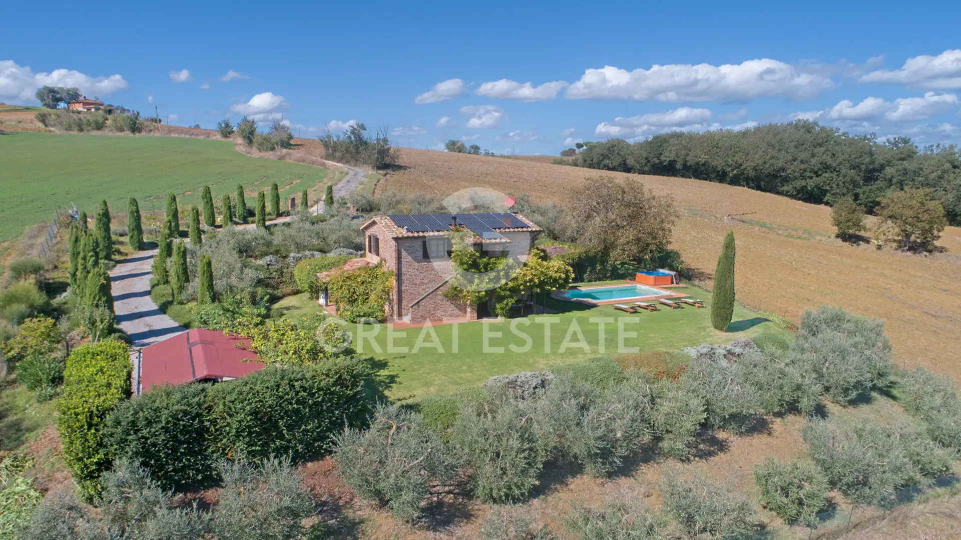 House 140m² in Italy, Perugia. Priced at 550000€ rent photo-5