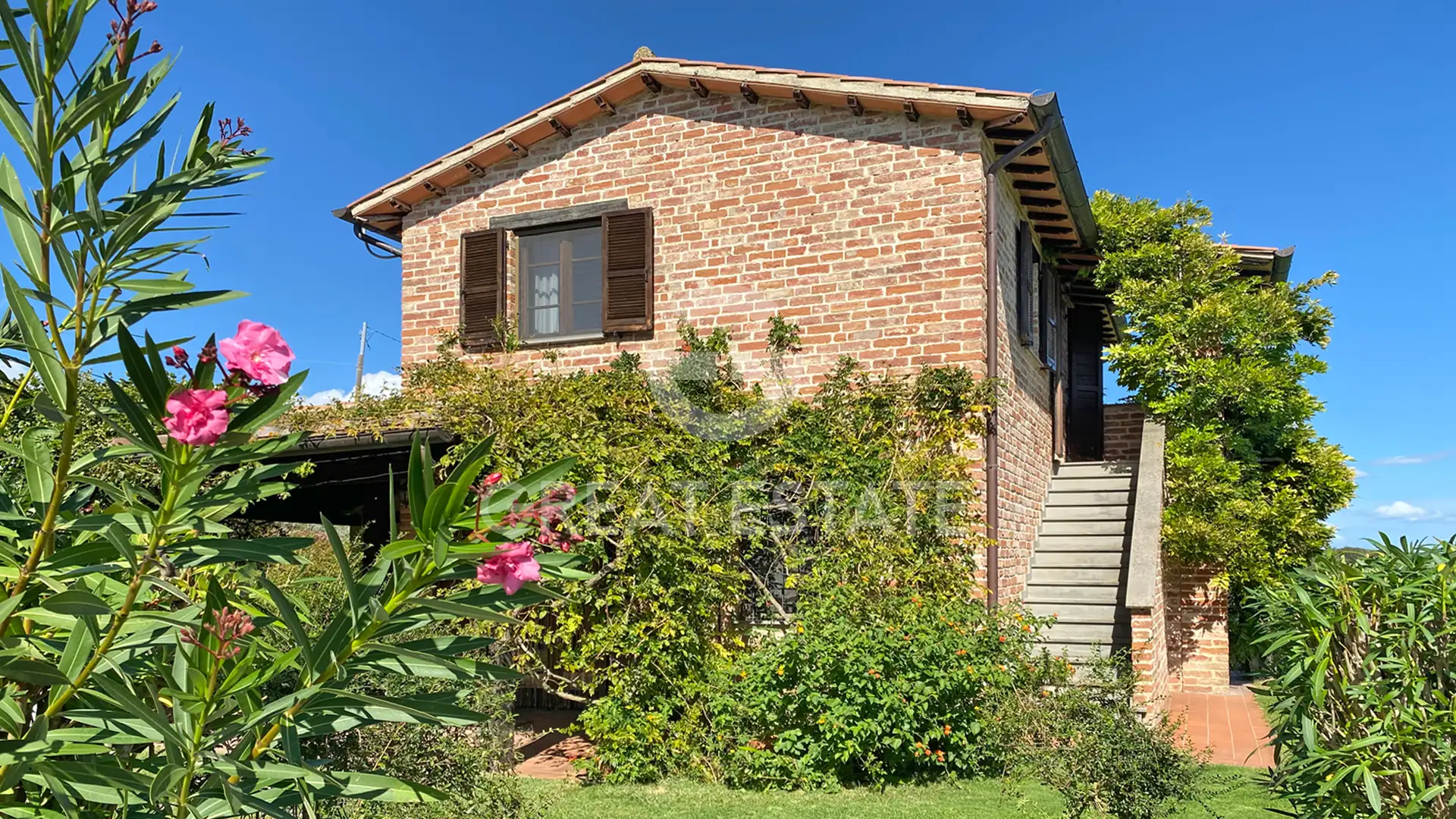 House 140m² in Italy, Perugia. Priced at 550000€ rent photo-9