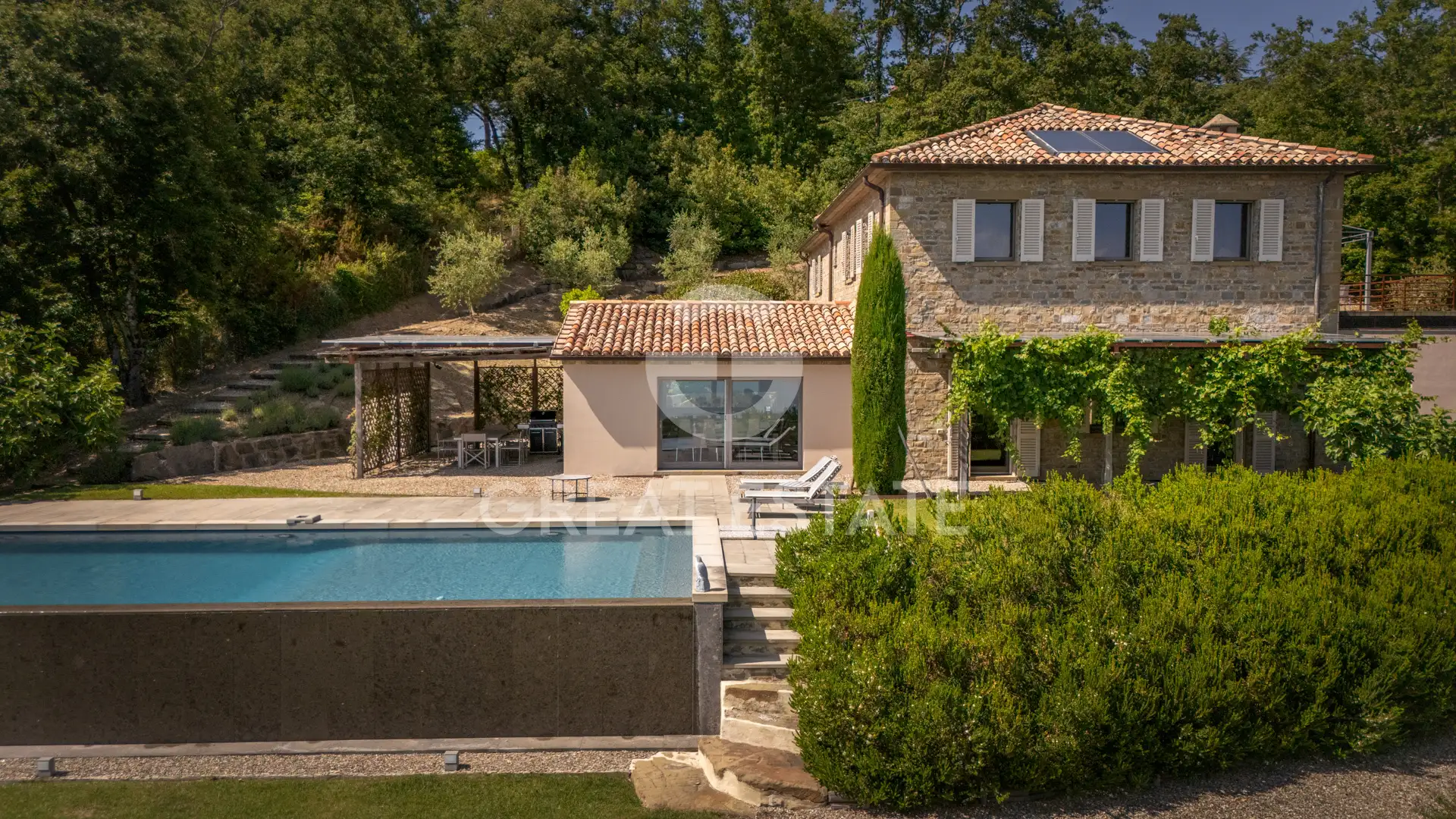 House 587m² in Italy, Perugia. Priced at 2250000€ rent photo-4