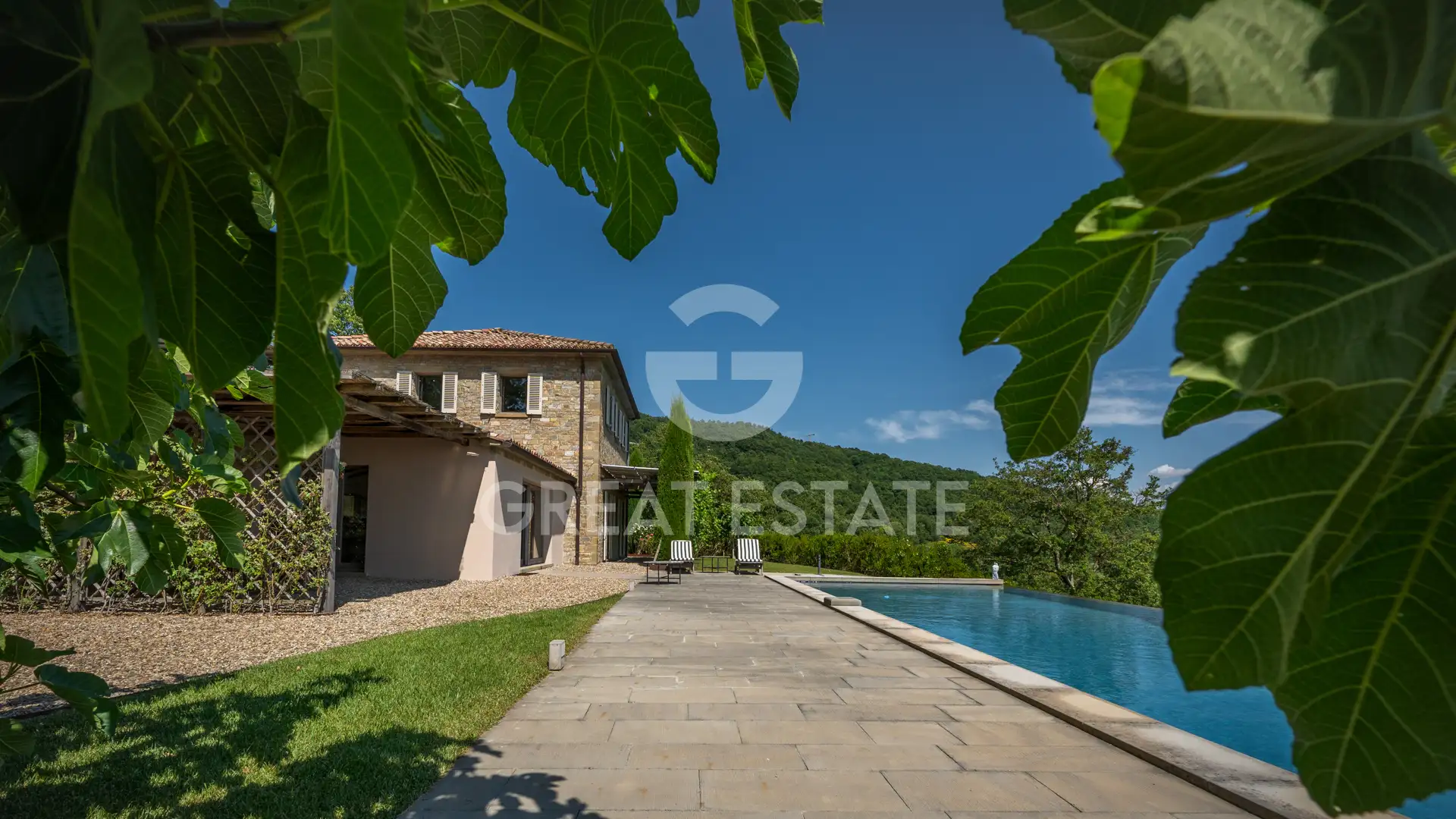 House 587m² in Italy, Perugia. Priced at 2250000€ rent photo-12