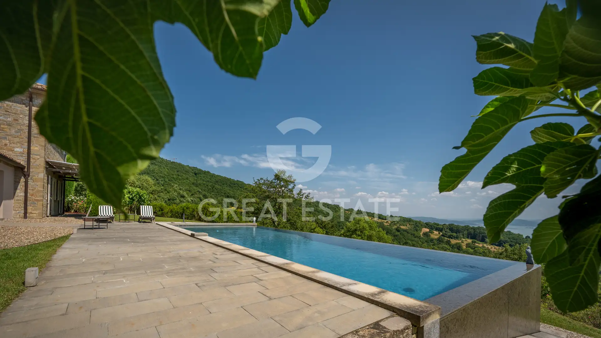 House 587m² in Italy, Perugia. Priced at 2250000€ rent photo-13