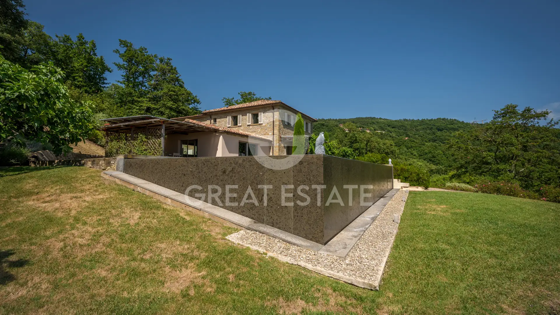 House 587m² in Italy, Perugia. Priced at 2250000€ rent photo-14