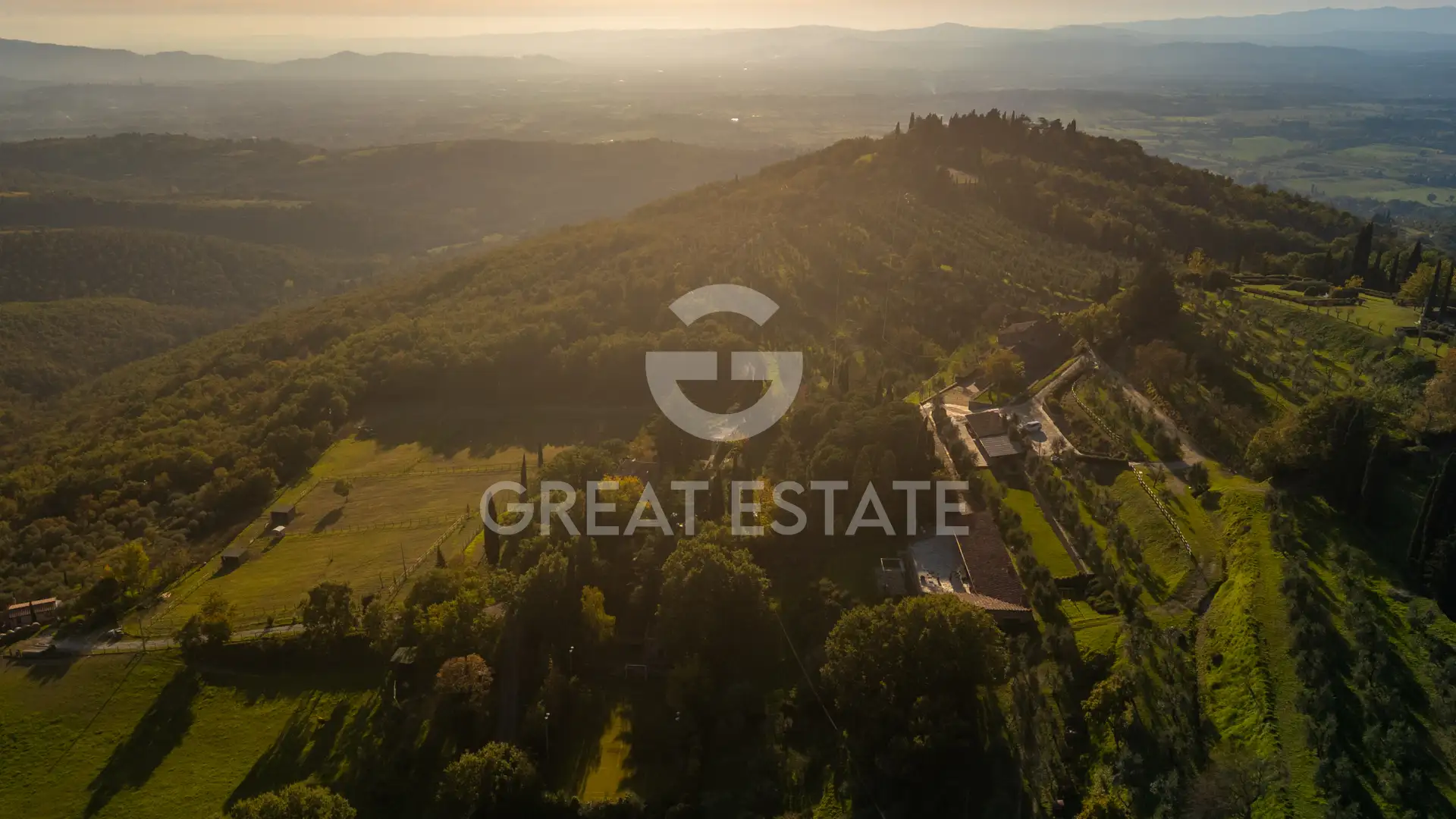 House 424m² in Italy, Arezzo. Priced at 1400000€ rent photo-7