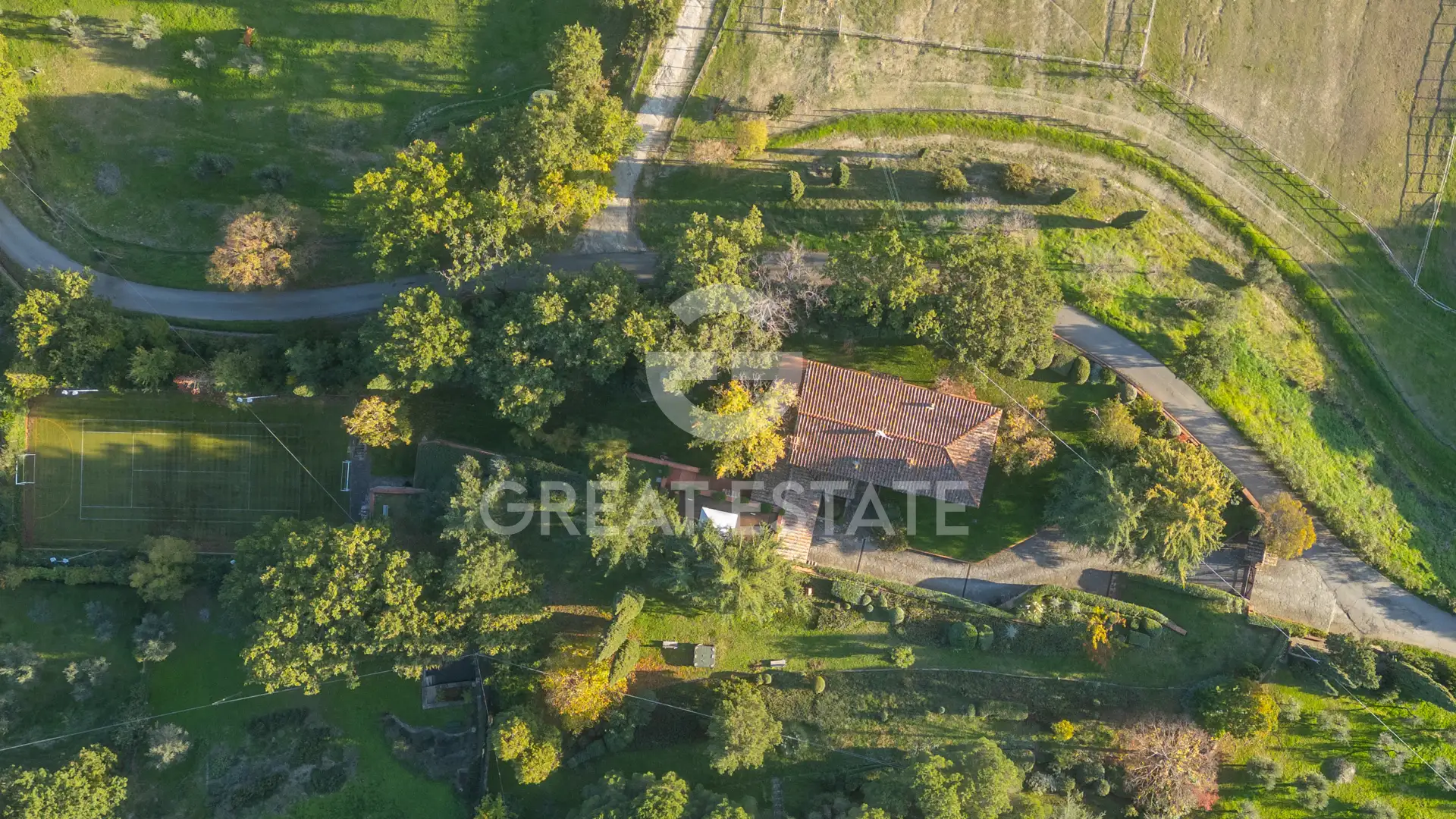 House 424m² in Italy, Arezzo. Priced at 1400000€ rent photo-8