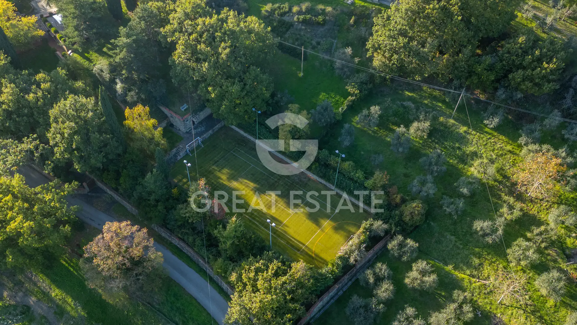 House 424m² in Italy, Arezzo. Priced at 1400000€ rent photo-9