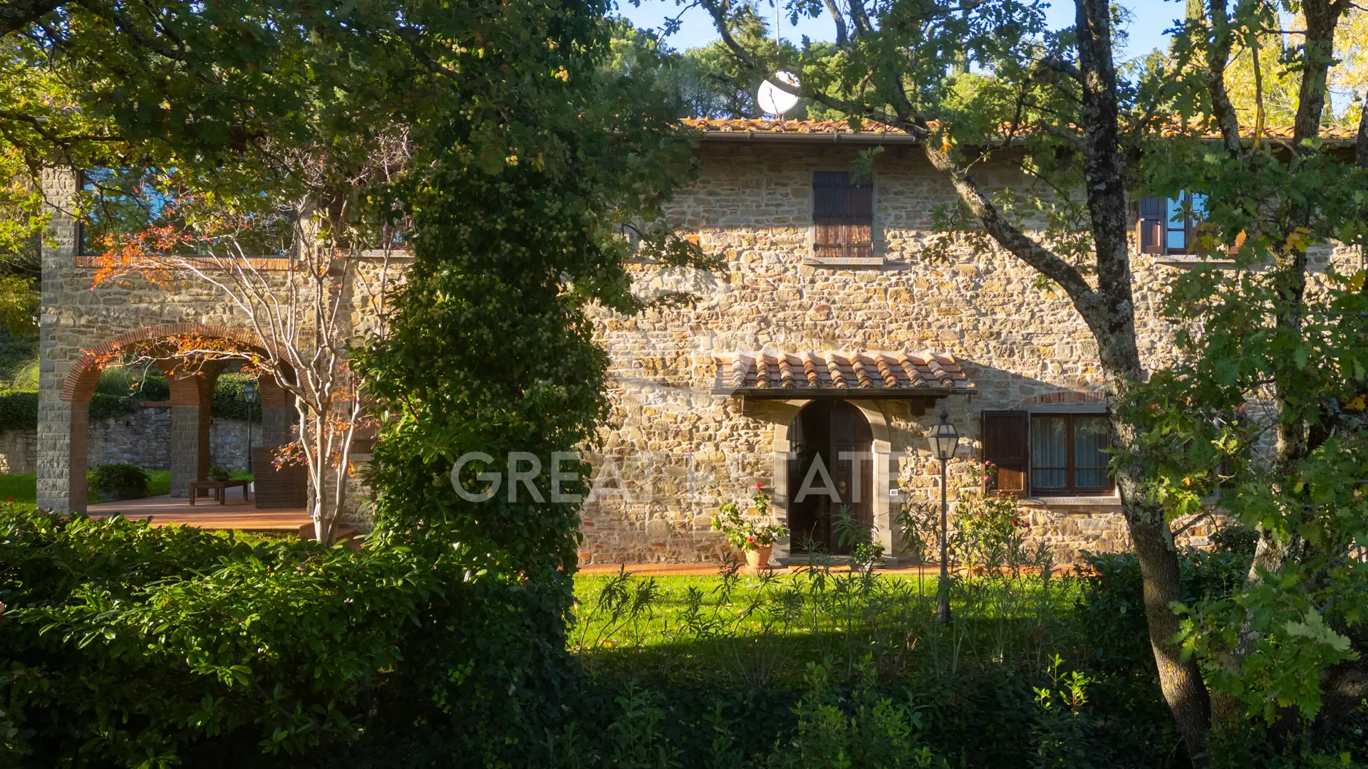 House 424m² in Italy, Arezzo. Priced at 1400000€ rent photo-10