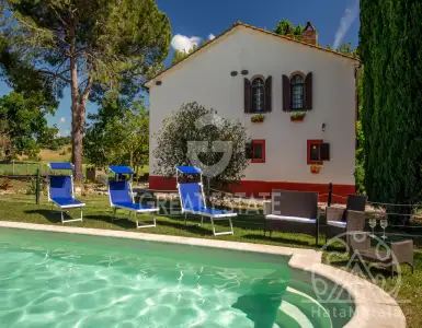 Buy in Italy for 990000€