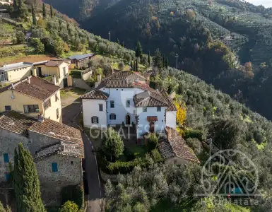 Buy in Italy for 580000€