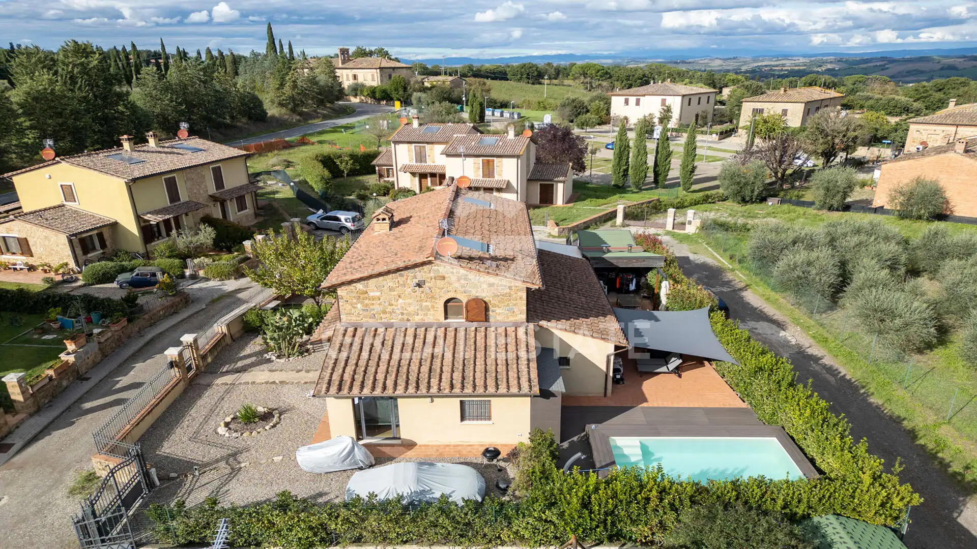 Villa 354m² in Italy, Siena. Priced at 550000€ rent photo-1