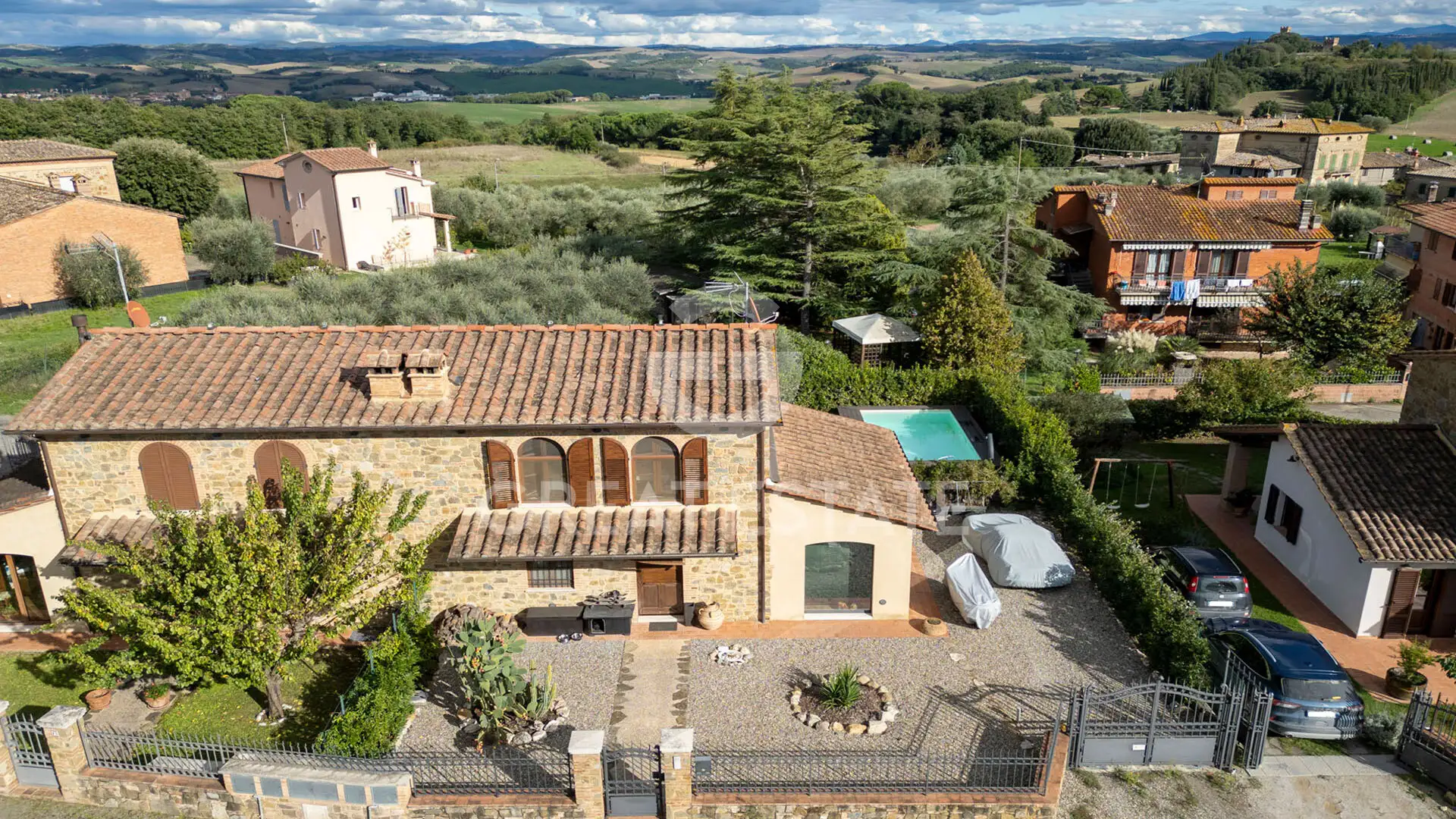 Villa 354m² in Italy, Siena. Priced at 550000€ rent photo-4