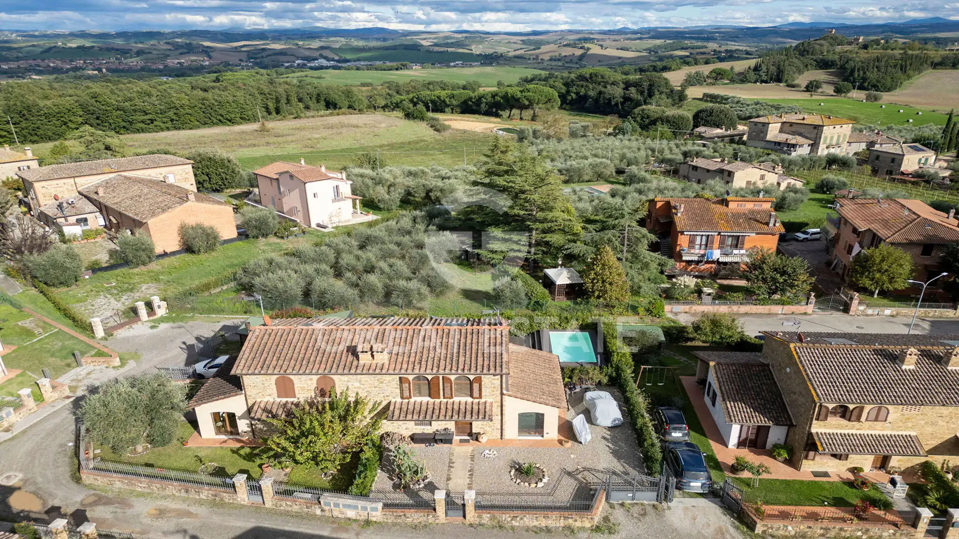 Villa 354m² in Italy, Siena. Priced at 550000€ rent photo-6