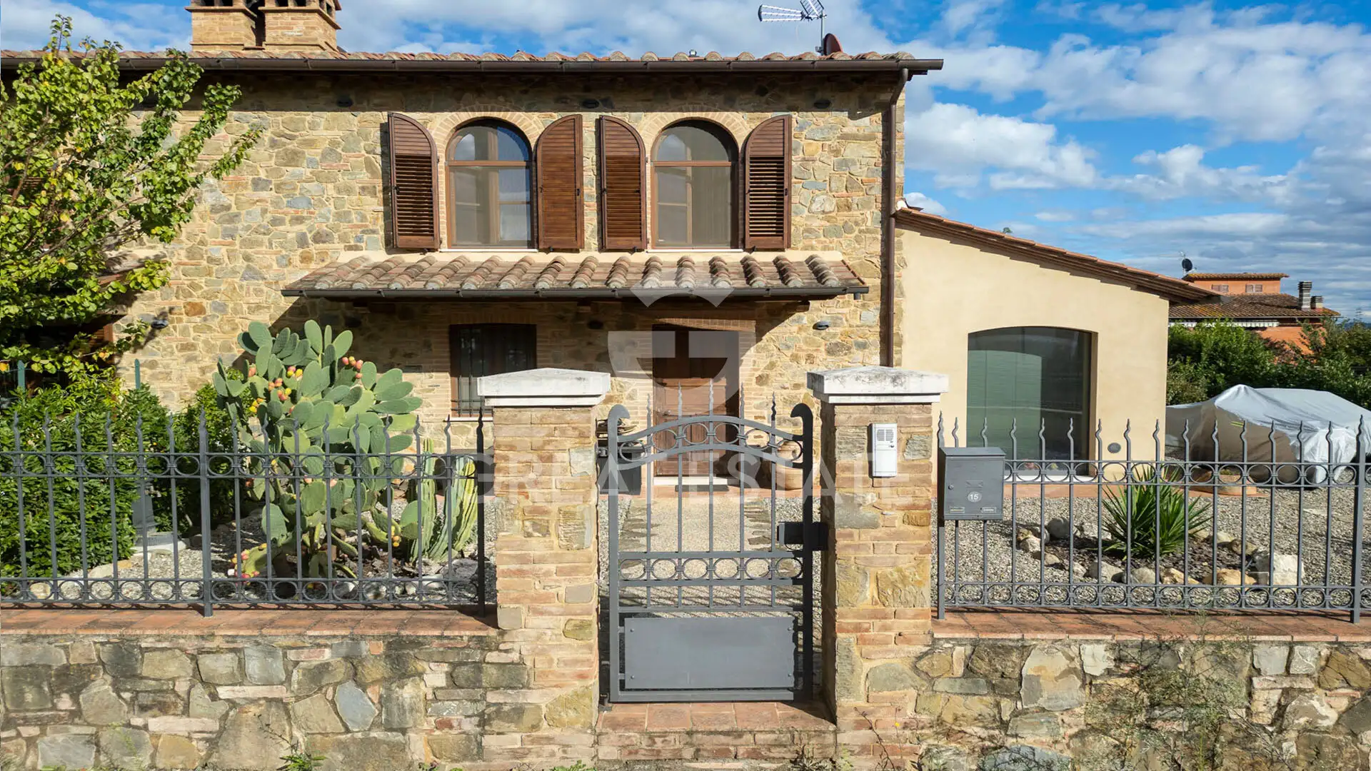 Villa 354m² in Italy, Siena. Priced at 550000€ rent photo-11