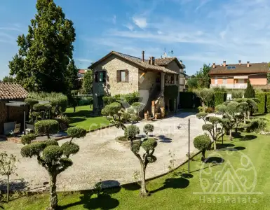 Buy in Italy for 880000€