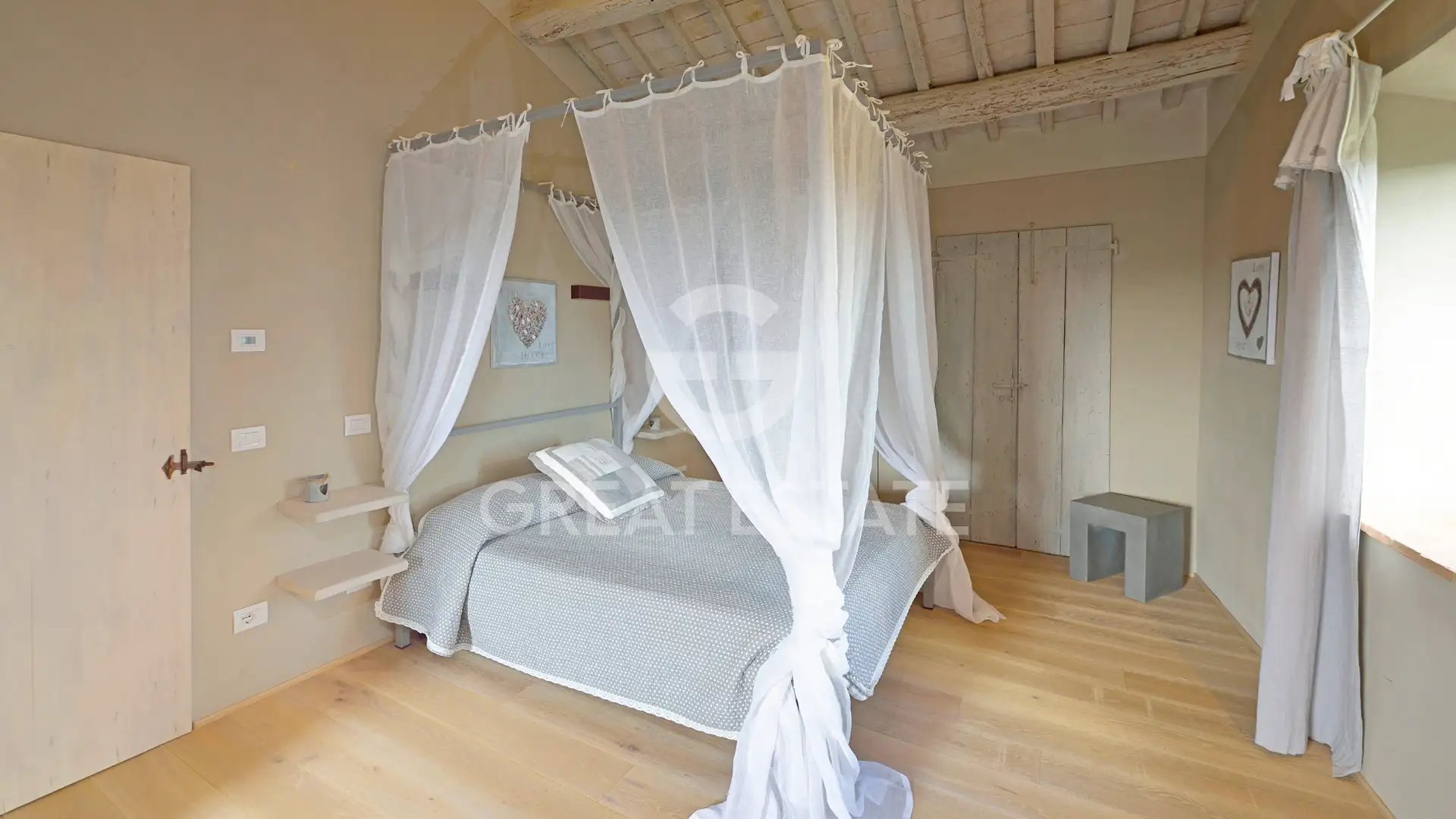 House 359m² in Italy, Siena. Priced at 2500000€ rent photo-11