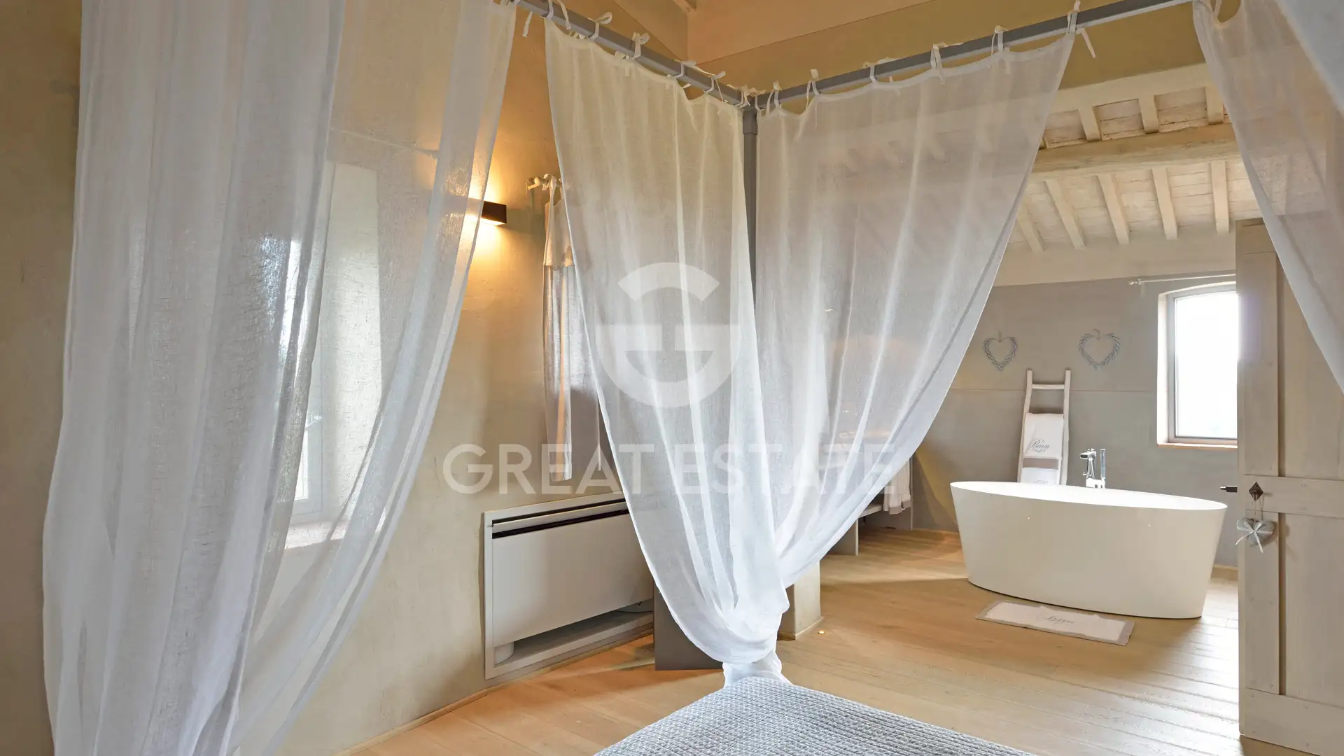 House 359m² in Italy, Siena. Priced at 2500000€ rent photo-12