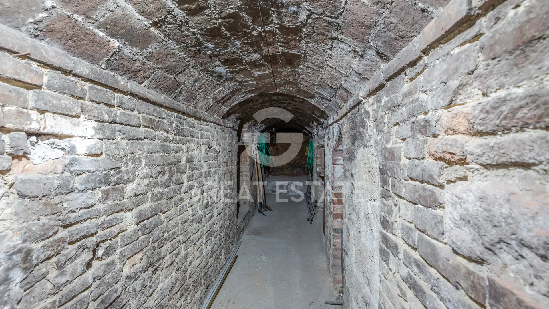 Flat 381m² in Italy, Siena. Priced at 280000€ rent photo-14