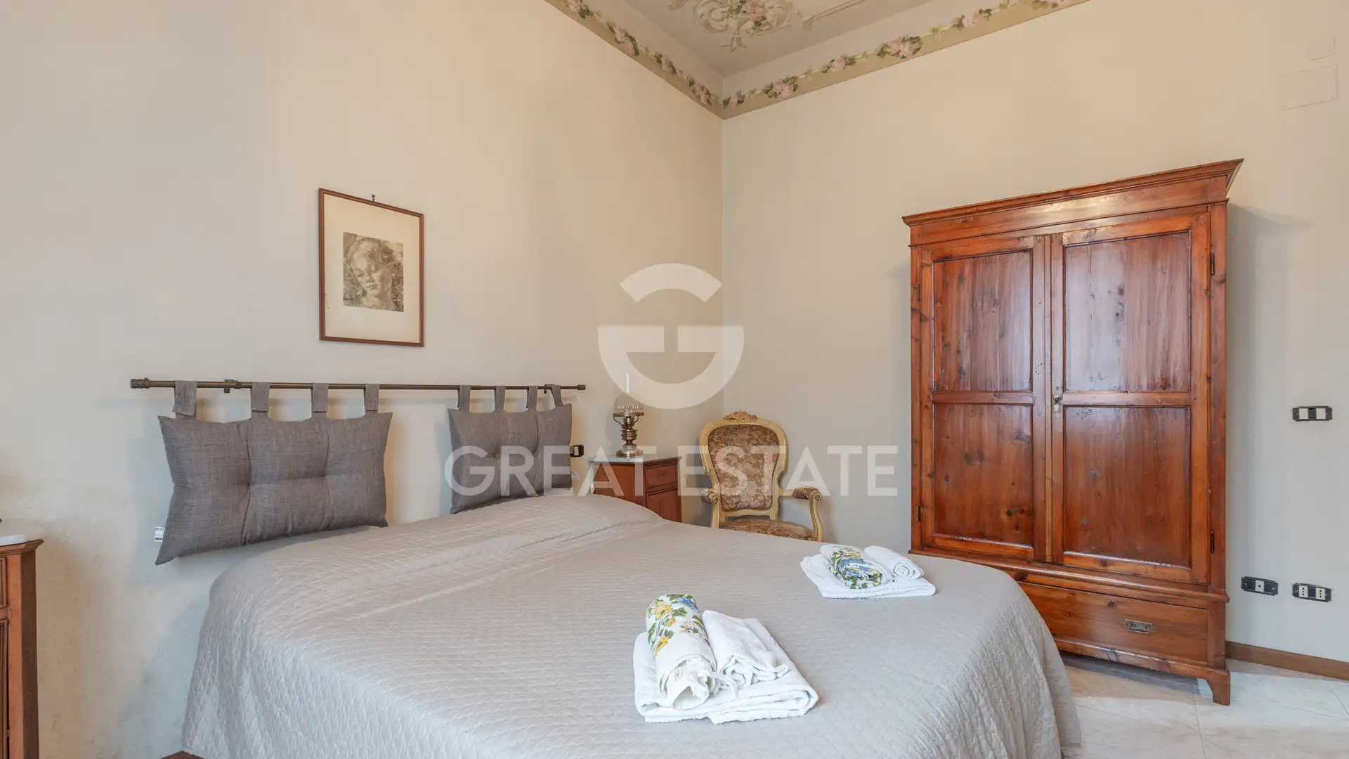 Flat 381m² in Italy, Siena. Priced at 280000€ rent photo-9