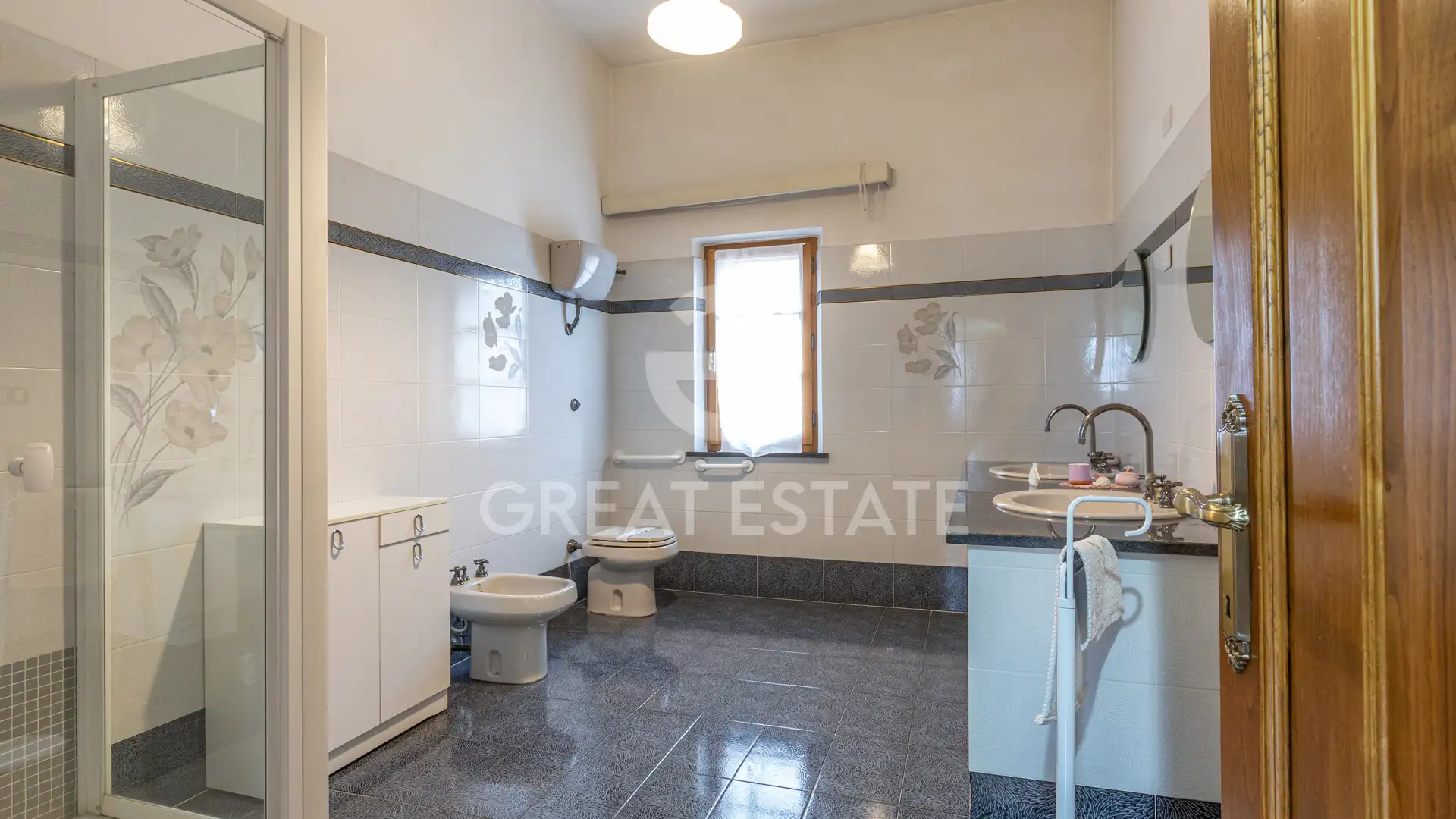 Flat 381m² in Italy, Siena. Priced at 280000€ rent photo-12