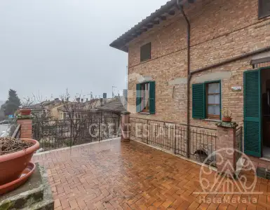 Buy in Italy for 280000€