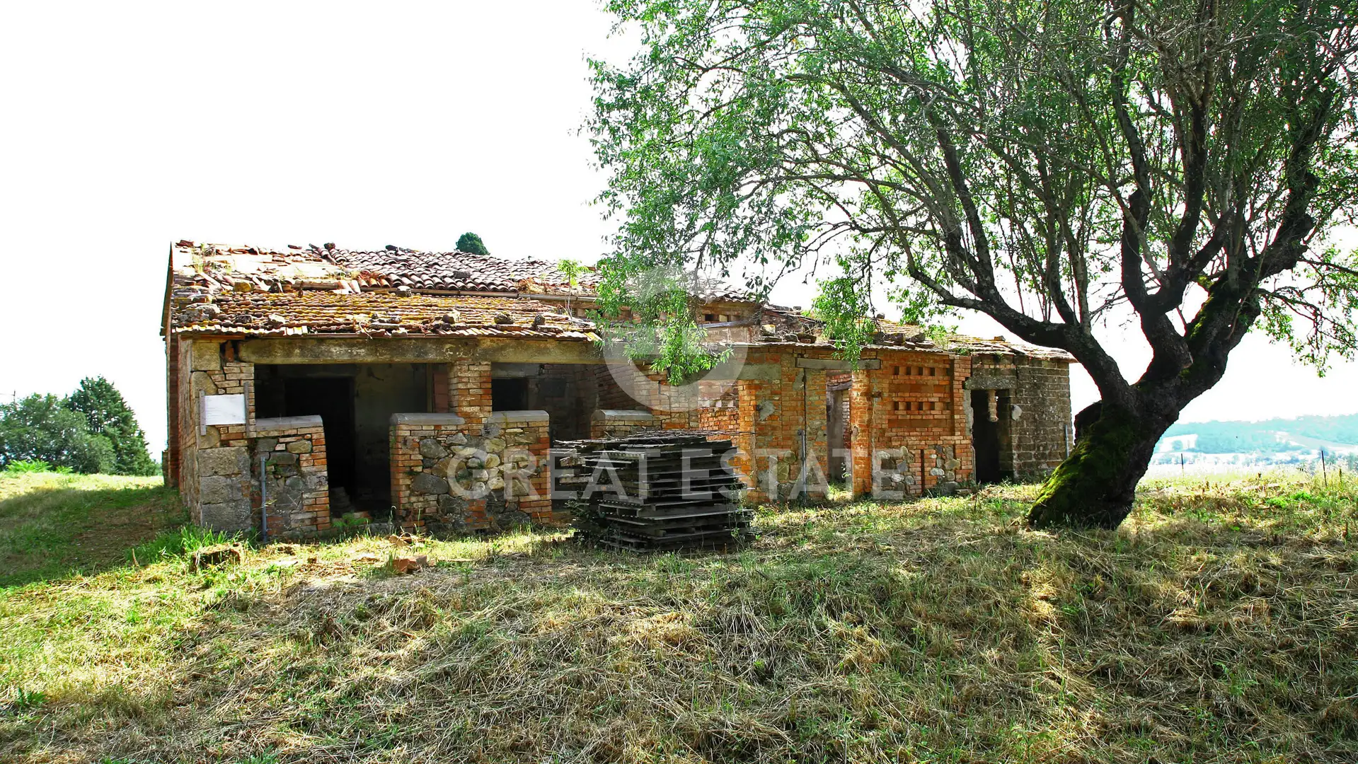 House 981m² in Italy, Perugia. Priced at 650000€ rent photo-10