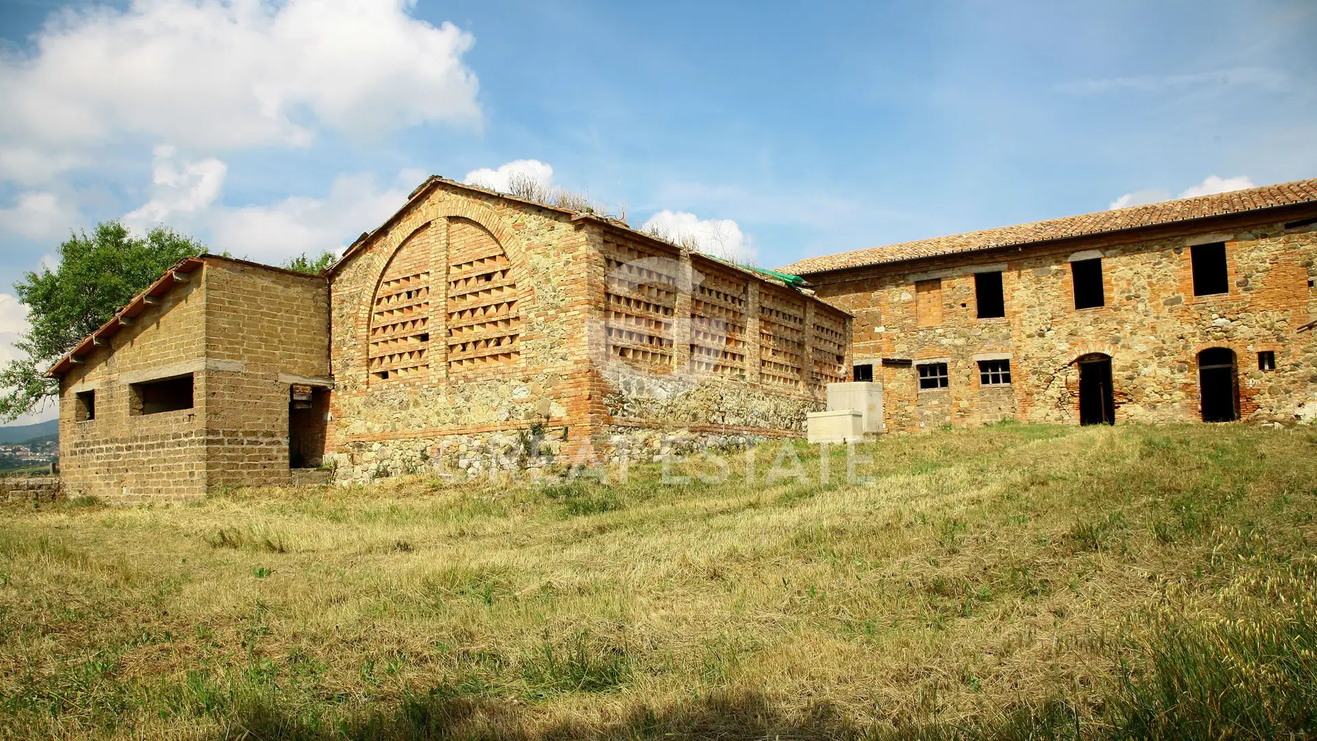 House 981m² in Italy, Perugia. Priced at 650000€ rent photo-6