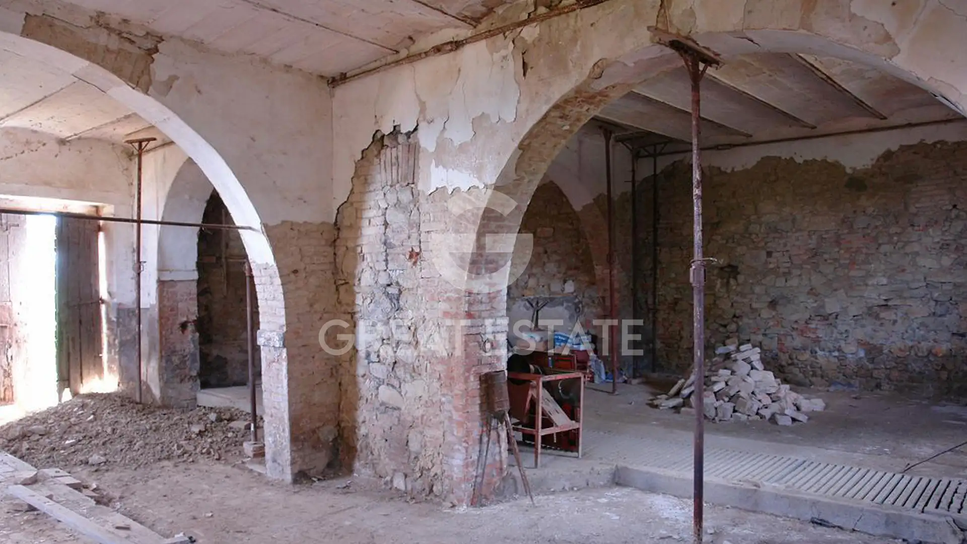 House 981m² in Italy, Perugia. Priced at 650000€ rent photo-11