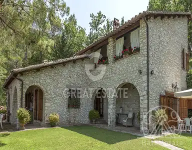Buy in Italy for 495000€