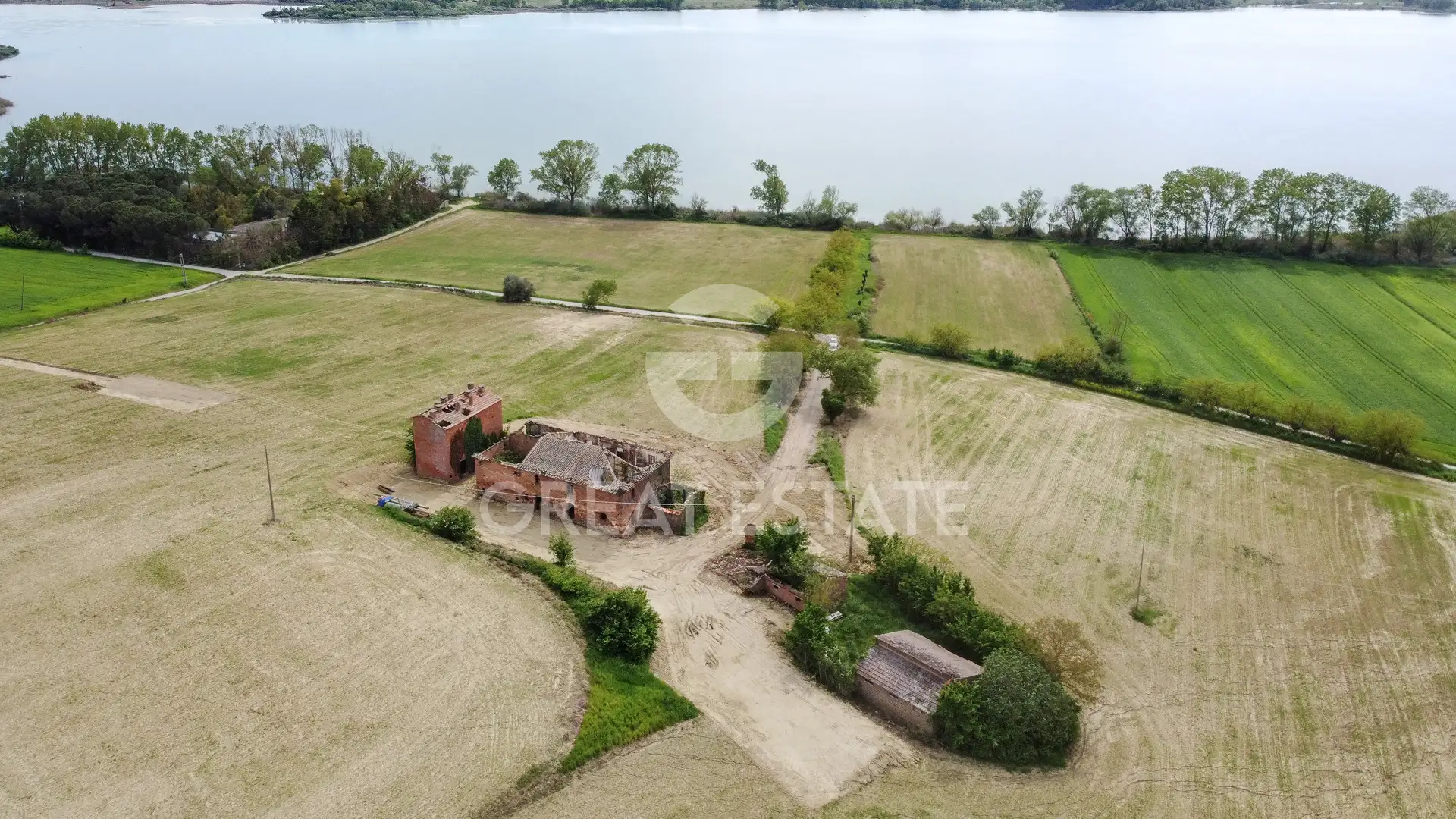 House 525m² in Italy, Perugia. Priced at 2350000€ rent photo-7