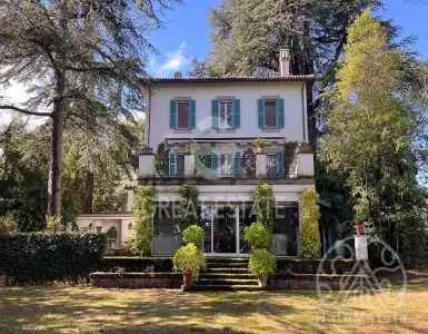 Buy in Italy for 1100000€