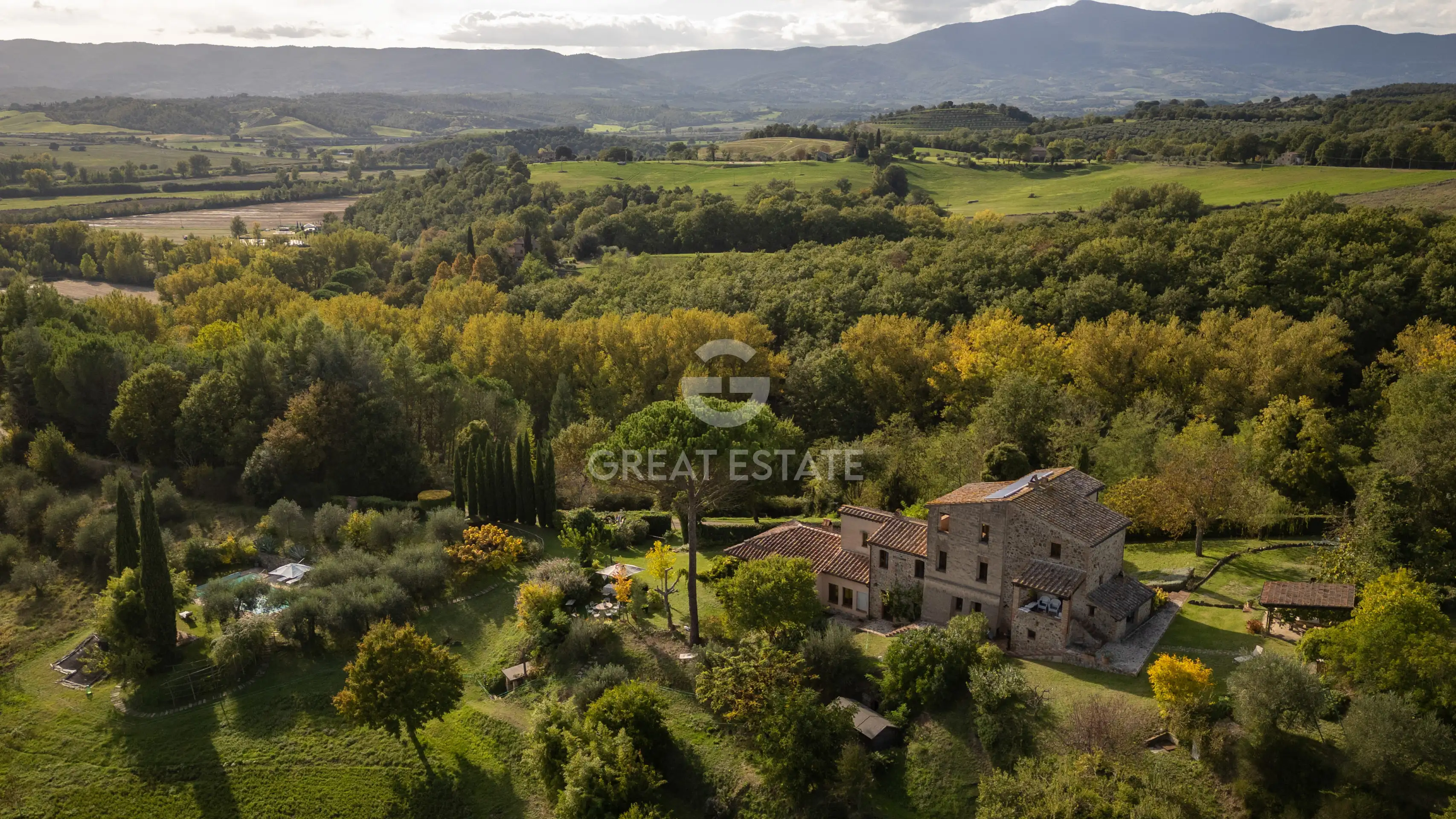 House 478m² in Italy, Perugia. Priced at 1700000€ rent photo-2