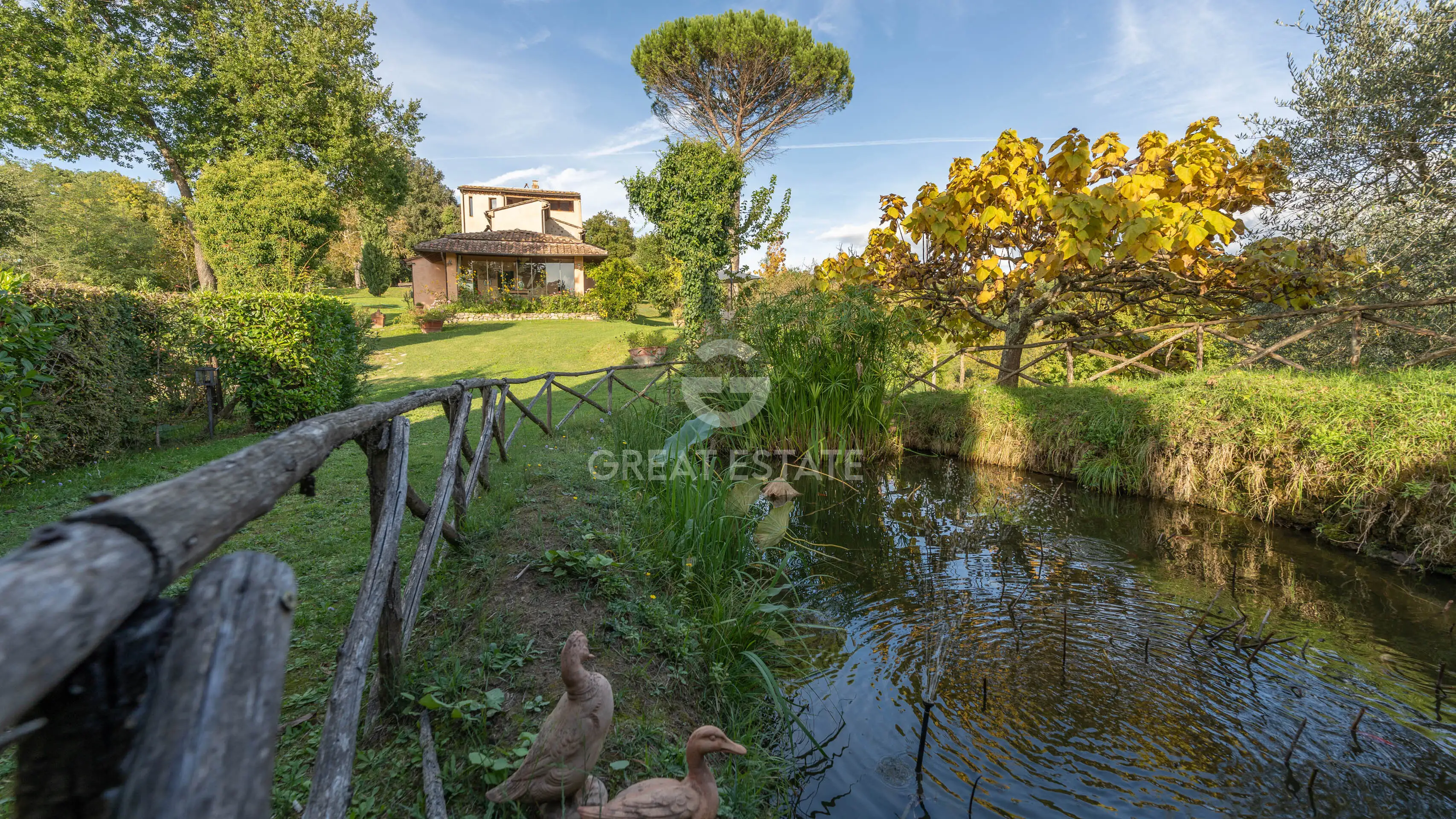 House 478m² in Italy, Perugia. Priced at 1700000€ rent photo-13