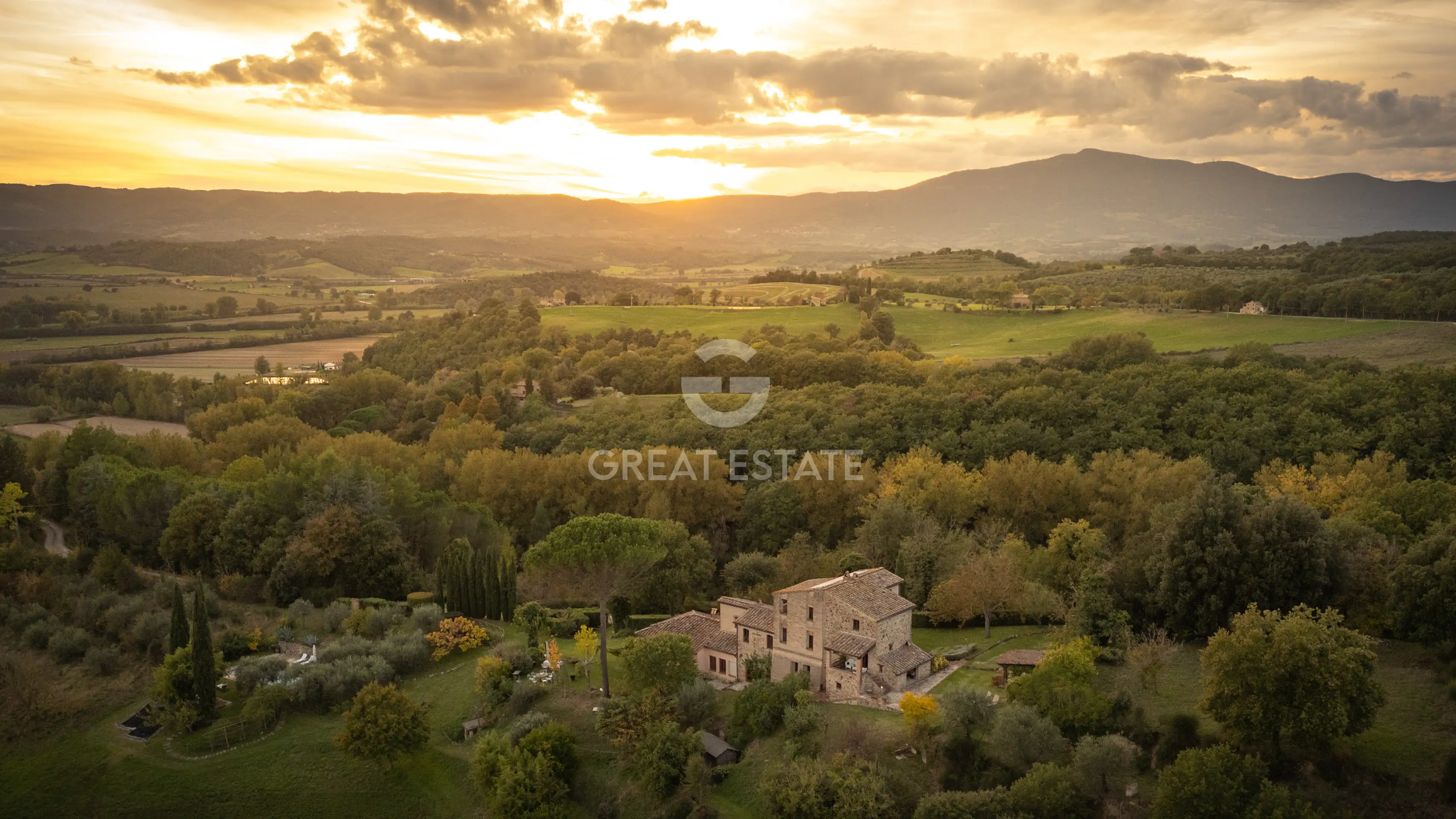 House 478m² in Italy, Perugia. Priced at 1700000€ rent photo-12
