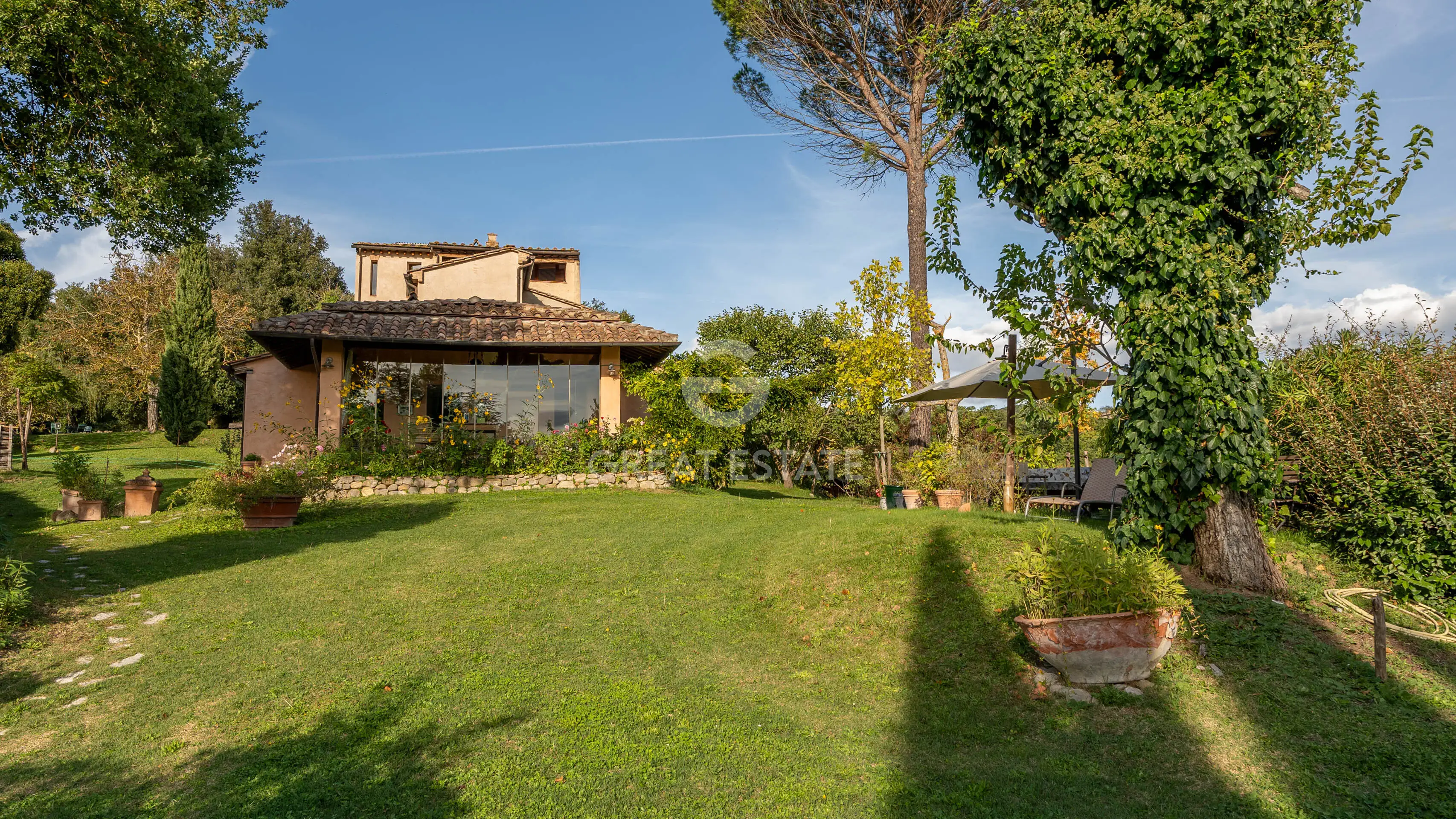 House 478m² in Italy, Perugia. Priced at 1700000€ rent photo-13