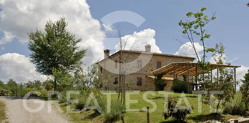 Hotels 890m² in Italy, Perugia. Priced at 1790000€ rent photo-2