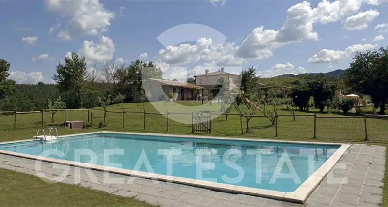 Hotels 890m² in Italy, Perugia. Priced at 1790000€ rent photo-6
