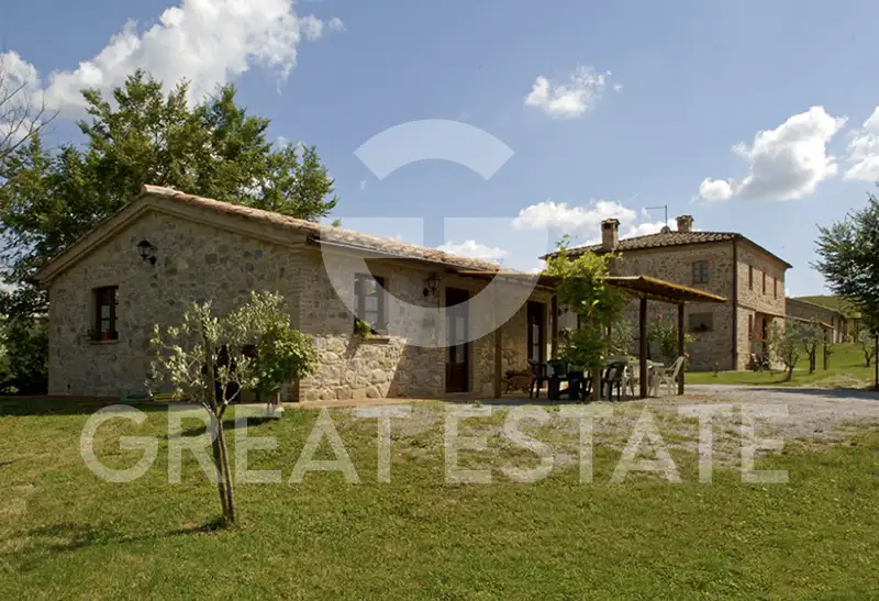 Hotels 890m² in Italy, Perugia. Priced at 1790000€ rent photo-9