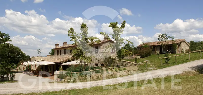 Hotels 890m² in Italy, Perugia. Priced at 1790000€ rent photo-12